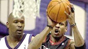 [NBA/PO]필라델피아 2승2패…아이버슨 28점 맹활약