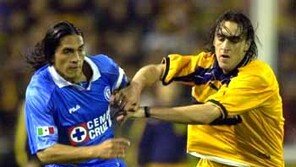 [축구 포토]'잡지마'