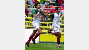 [축구포토]기분좋다