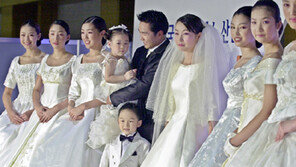 [패션 포토뉴스]올 가을 유행 웨딩드레스