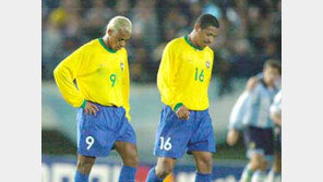 [2002월드컵]다리 풀린 '삼바'…브라질,아르헨에 역전 수모