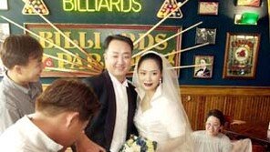 [패션 포토뉴스]패밀리 레스토랑서 야외촬영