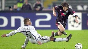 [축구 포토]‘가볍게 피하며 Go∼’