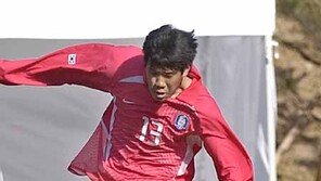 [축구 포토]장애물 넘어 돌격 앞으로