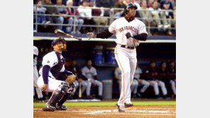 [美프로야구 포토]배리 본즈 시즌 8호 ‘꽝’