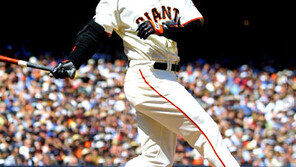 [MLB뉴스 포토]본즈,10호 아치