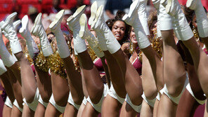 [NFL포토]치어리더의 유혹 “날 보러 와요”