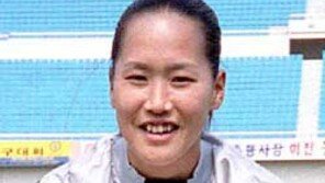 [축구]“한국 여자축구를 위해…” 돌아온 ‘거미손’ 김미정