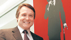 [스타일/인터뷰]던힐社 크리첼 회장…시계-커프스링크로 멋내는