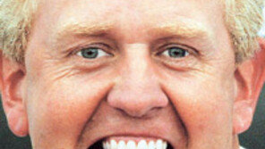 [골프]“브리티시오픈엔 여자 출전 막아야”…몽고메리 주장