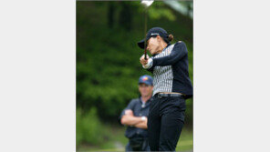 [골프]그녀들이 있기에 그린은 아름답다…X-CANVAS배 골프 14일 티샷