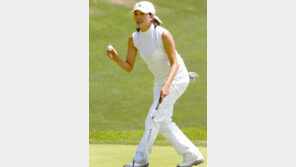 [골프]“볼테면 봐요”… 골프스타들 ‘파격 패션’ 경쟁