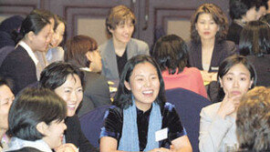 [인문사회]‘유리천장 깨뜨리기’…‘유리벽’ 넘어야 깬다