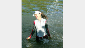 [골프]강수연 2년만에 ‘우승 퍼팅’