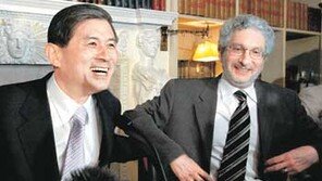 황우석교수, 난치병 환자서 줄기세포 첫 추출
