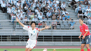 [대표팀]북녀 12일만에 ‘멍군’…통일축구 南에 2-0 승리