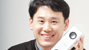 [쇼룸]브리츠 휴대용 스피커 ‘BR-2200N’