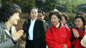 박근혜 ‘佛心 곁으로’…봉원사 인등식 참석