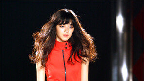 ‘포스트 전지현’ 장희진, ‘원조’ 전지현과 한솥밥