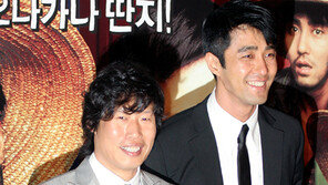 [포토] ‘갈치’ 군수와 ‘깔끔’ 이장