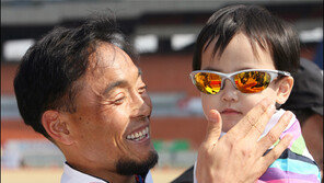 [포토]이봉주 선글라스 뺏은 아들