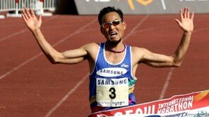 37세 ‘마라톤 환갑’ 영웅이 돌아왔다