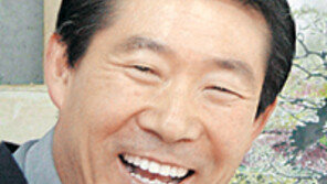 “물 흐르듯 살며 붓 가는 대로 그려요”… 오용길 교수 개인전