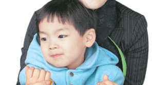 윤석화 “가슴으로 4년 産苦… 드디어 둘째 얻었어요”