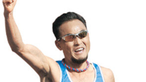 끈질긴 투혼은 ‘생고무 관절’의 힘… 이봉주 대역전 드라마