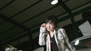 레이싱모델 이가나 ‘섹시 차수리공’ 변신