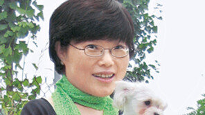 두발-왼손 못쓰는 ‘휠체어 방송작가’ 방귀희씨 대학 강단에