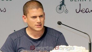 [포토] 석호필 ‘두손 모아 감사드립니다’