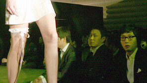 [포토] CEO 탁재훈 ‘언더웨어 삼매경’