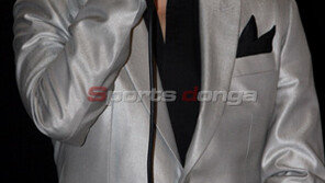 ‘완소남’ 박해일이 ‘단벌 신사’ 인 이유