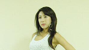 ‘복고 패션’  서인영  ‘털기춤2’  공개