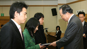 동원육영재단 장학금 전달식