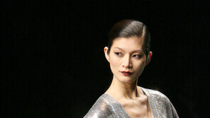 [포토]틈으로 보지말아요