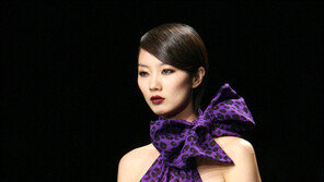 [포토]부끄러운 곳만 가렸어요