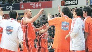 KTF 첫 4강 “꿈 아니지?”… KT&G에 19점차 뒤집기 성공