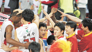 김승현 ‘4강 지휘’…발목 부상 딛고 18점 10어시스트 펄펄