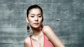 황지현 ‘이기적’ 몸매 담은 화보 공개