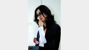 여성동아 공모 장편소설 당선작 ‘플라스틱 여인’