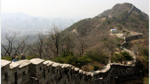 북악산 40년만에 전면 개방