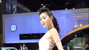 [포토]‘쭉빠진’ 차 & 레이싱걸