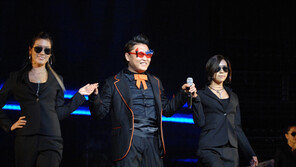 ‘광란의 밤’ 담은 싸이, DVD도 ‘19禁’