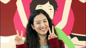 [포토] 정려원의 ‘깜찍 브이’