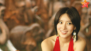 ‘마로니에걸즈’  화보 인기  ‘군대의 힘’?