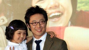 [포토] 박신양 ‘딸이 시키는대로 해야지’