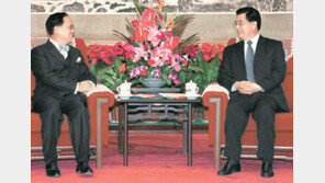 “홍콩 민주화 추진해 달라”중국 지도부 이례적 강조