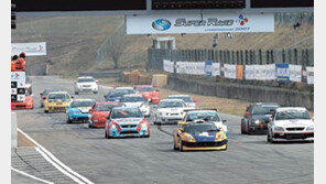 올해는 하루 2만 관중… 한국 카레이싱 ‘봄은 왔다’